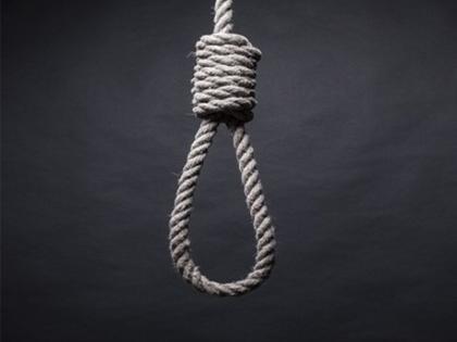 Sister hanged herself by sending her brother to the shop, 17-year-old girl commits suicide in Vitthalpeth | भावाला दुकानावर पाठवून बहिणीने घेतला गळफास, विठ्ठलपेठेत १७ वर्षीय मुलीची आत्महत्या