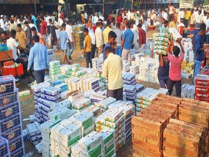 On the occasion of Akshaya Tritiya 120 trucks of hapu mangoes arrived in Sangli | अक्षयतृतीयेच्या मुहूर्तावर सांगलीत १२० गाड्या हापूस आंब्यांची आवक