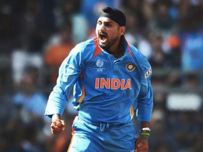 Harbhajan Singh announces retirement from all forms of cricket Informs on Twitter | Harbhajan Singh Retirement : अनुभवी फिरकीपटू हरभजन सिंगची निवृत्तीची घोषणा; IPL देखील खेळणार नाही!