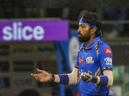 ipl 2024 lsg vs mi mumbai indians captain Hardik Pandya slapped with INR 24 lakh fine, read here details  | IPL 2024: 'दुष्काळात तेरावा महिना'! हार्दिकला २४ लाखाचा दंड; इतर खेळाडूंवरही कारवाई