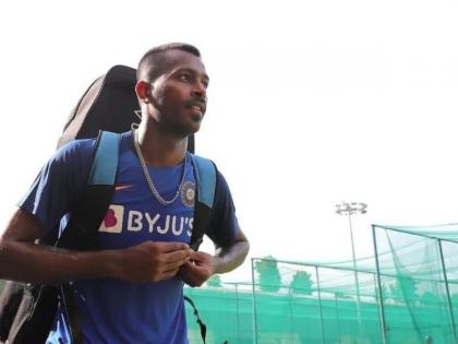 IPL 2022: After stern warning from BCCI selectors, Hardik Pandya does a U-Turn, will attend NCA camp ahead of IPL | IPL 2022, Hardik Pandya : सोनाराने कान टोचताच हार्दिक पांड्या सरळ झाला; गपगूमान NCAत दाखल होण्यास तयार झाला