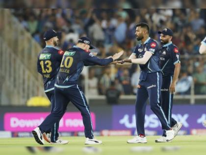 IPL 2022 Finals RR vs GT Live Updates : What a spell by captain Hardik Pandya: 4-0-17-3 with the wickets of Sanju Samson, jos Buttler and Shimron Hetmyer, Video  | Hardik Pandya IPL 2022 Finals RR vs GT Live Updates : हार्दिक पांड्याने राजस्थान रॉयल्सचे धाबे दणाणून सोडले, १७ धावांत ३ मोठे फलंदाज बाद केले, Video 