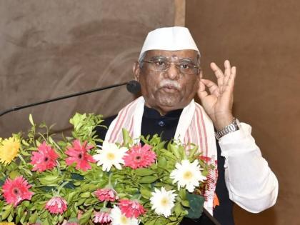 Farmers were busy in marriage ceremony when they were supposed to be cultivating; Haribhau Bagde's teases farmers | जेव्हा मशागत करायची तेव्हा शेतकरी लग्न लावत बसले; हरिभाऊ बागडेंच्या कानपिचक्या Farmers were busy in marriage ceremony when they were supposed to be cultivating; Haribhau Bagde's teases farmers | जेव्हा मशागत करायची तेव्हा शेतकरी लग्न लावत बसले; हरिभाऊ बागडेंच्या कानपिचक्या