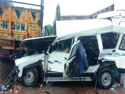 hisar tragic road accident near rampur village cruiser and bike collided with a parked truck 5 killed | हरियाणात भीषण अपघात! उभ्या असलेल्या ट्रकवर क्रूझरची धडक, पाचजण जागीच ठार