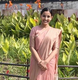 Harshita Dave : रील बनवण्याची आवड पण स्वप्न मोठी; २२ व्या वर्षी झाली डेप्युटी कलेक्टर, तुम्हीही कराल कौतुक