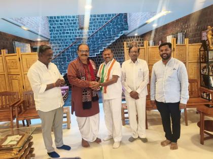 Big blow to BJP from Congress, former minister returns home, Padmakar Valvi joins party | काँग्रेसकडून भाजपाला मोठा धक्का, माजी मंत्र्याने केली घरवापसी, पद्माकर वळवी यांचा पक्षप्रवेश