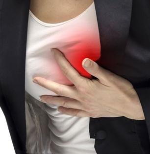 अचानक येत नाही Heart Attack, शरीरात दिसतात ‘ही’ लक्षणं, दुर्लक्ष केल्यानं जीव गमावण्याची येते वेळ