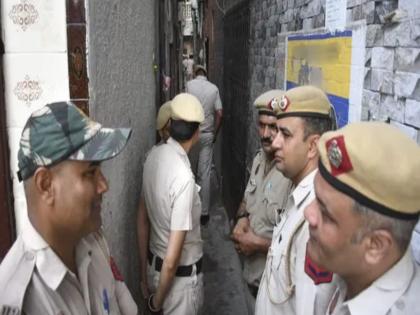 Haryana Police arrests a minor boy in connection with the murder of a seven year old Boy | ७ वर्षांच्या मुलाने फोन चोरी करताना पकडवून दिलं; २ महिन्यांनी १६ वर्षांच्या मुलाने त्याचीच हत्या केली Haryana Police arrests a minor boy in connection with the murder of a seven year old Boy | ७ वर्षांच्या मुलाने फोन चोरी करताना पकडवून दिलं; २ महिन्यांनी १६ वर्षांच्या मुलाने त्याचीच हत्या केली