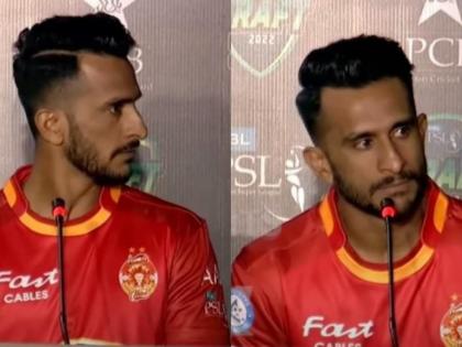 ‘As PCB can’t stop you, at least we can’ – Hasan Ali gets engaged in a heated argument with a journalist | Hasan Ali Fight: पाकिस्तानी गोलंदाज हसन अलीनं लाईव्ह कार्यक्रमात पत्रकाराशी घातली हुज्जत, दिली धमकी; Video 