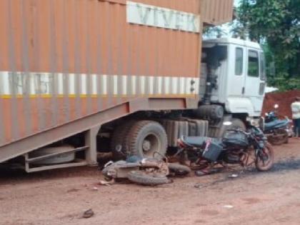 Eight cars crushed after coal-carrying trailer brakes failed at Hatkhamba on Mumbai Goa highway youth killed on the spot | Ratnagiri: कोळसावाहू ट्रेलरचा ब्रेक फेल, आठ गाड्या चिरडल्या; युवक जागीच ठार