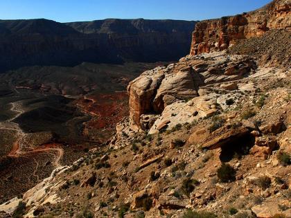 Tiny American village hidden three thousand feet below the ground | जमिनीखाली ३ हजार फूटावर असलेल्या गावाबद्दल कधी ऐकलंय का?