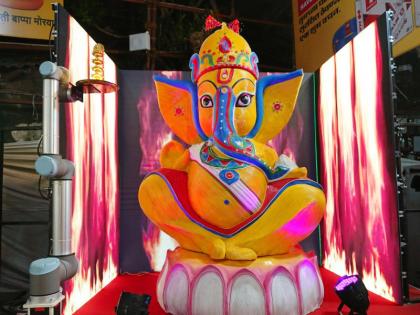 Havells has made ganpati idol out of wires at lalbaugcha raja pandal | 2000 मीटर लांब वायरपासून साकारला भव्य-दिव्य गणपती बाप्पा!