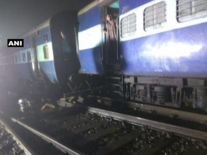 Three coaches of Howrah Mail collapsed near Igatpuri | हावडा मेलचे तीन डबे इगतपुरीजवळ घसरले