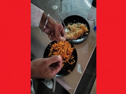 If it had gone into the stomach Rubber found in food at savitribai phule pune university food court canteen | ते पोटात गेले असते तर...! पुणे विद्यापीठाच्या फूड कोर्ट कॅन्टीनच्या जेवणात निघाले रबर If it had gone into the stomach Rubber found in food at savitribai phule pune university food court canteen | ते पोटात गेले असते तर...! पुणे विद्यापीठाच्या फूड कोर्ट कॅन्टीनच्या जेवणात निघाले रबर