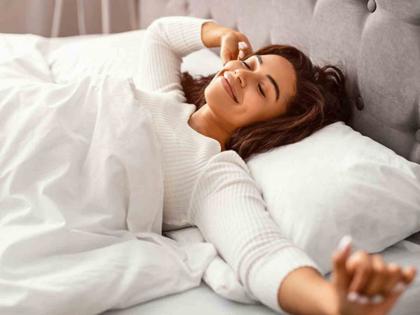 If you don't get 7 hours of sleep, you are in the danger zone! Fear of premature death, heart attack, depression | 7 तास झोप घेत नसाल तर तुम्ही डेंजर झोनमध्ये आहात! अकाली मृत्यू, हार्ट अटॅक, नैराश्य येण्याची भीती