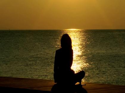 How to recognize the symptoms of stress response syndrome? | ती पुन्हा सावरली त्याची गोष्ट..! स्ट्रेस रिस्पॉन्स सिण्ड्रोमची लक्षणं कशी ओळखायची? How to recognize the symptoms of stress response syndrome? | ती पुन्हा सावरली त्याची गोष्ट..! स्ट्रेस रिस्पॉन्स सिण्ड्रोमची लक्षणं कशी ओळखायची?