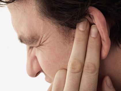 ear diseases and symptoms causes | सतत कान वाहणं ठरू शकतं गंभीर; जाणून घ्या 5 मुख्य कारणं!