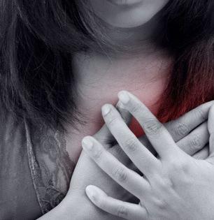 ४ रिस्क फॅक्टर, संशोधनाचा दावा-हृदयविकाराचा झटका टाळता येईल, लक्षणं ओळ‌‌खा..