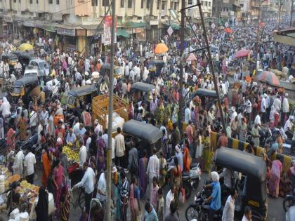 Heavy rush in the Jalgaon market | अक्षयतृतीयेच्या खरेदीसाठी जळगाव बाजारपेठेत प्रचंड गर्दी