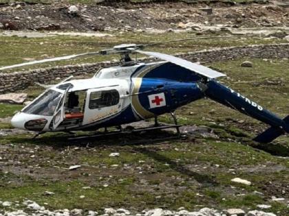 Video: Helicopter crashes while going to Kedarnath Dham; Survived by sheer luck | Video: केदारनाथ धामला जाताना हेलिकॉप्टर क्रॅश; दैव बलवत्तर म्हणून वाचले Video: Helicopter crashes while going to Kedarnath Dham; Survived by sheer luck | Video: केदारनाथ धामला जाताना हेलिकॉप्टर क्रॅश; दैव बलवत्तर म्हणून वाचले
