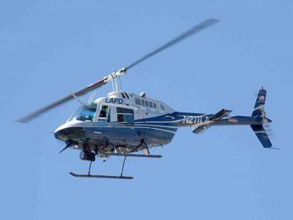 Pilot's body found one month after helicopter crash; Found near Gujarat coast | हेलिकॉप्टर अपघाताच्या एक महिन्यानंतर वैमानिकाचा मृतदेह सापडला; तीनजण बेपत्ता