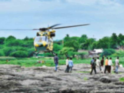 Darkness and rising flood, 15 people stuck on rocks; Fighter pilots rescued by helicopter | किर्रर्र काळोख अन् वाढता पूर, खडकावर अडकले 15 जण; लढाऊ वैमानिकांनी हेलिकॉप्टरने केली सुटका