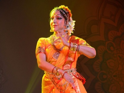 Hema Malini's choreographer for 'Radhakrishna' series! | ‘राधाकृष्ण’ मालिकेसाठी हेमा मलिनी बनल्या नृत्यदिग्दर्शिका!