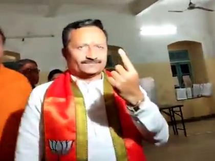 Even before the results in the town, BJP candidate Hemant Rasan got a shock, the Election Commission took action | कसब्यातील निकालांपूर्वीच भाजपा उमेदवार हेमंत रासनेंना धक्का, त्या कृतीविरोधात निवडणूक आयोगाकडून गुन्हा दाखल