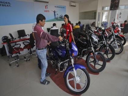 Hero motocorp, hero gave a big blow to customers! All bike and scooter prices to go up from April 1, know why... | Hero ने ग्राहकांना दिला मोठा झटका! 1 एप्रिलपासून सर्व गाड्यांच्या किमती वाढणार, जाणून घ्या कारण...