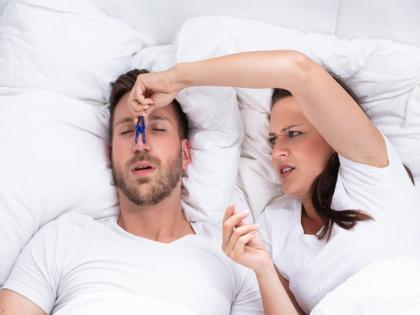 Try this a snoring remedy to avoid dizziness! | घोरण्याचा त्रास टाळण्यासाठी हे ‘अ’घोरी उपाय करून पाहा!