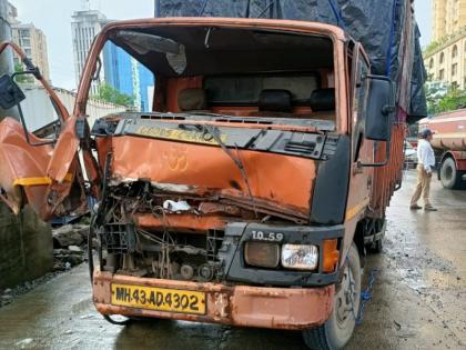 Tempo hits metro metal barricade; The driver sustained minor injuries | टेम्पोची मेट्रो मेटल बॅरिकेडला धडक; चालक किरकोळ जखमी