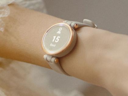 International Women's Day 2021: Garmin Lily smartwatch Launched; pregnancy tracking, find out ... | International Women's Day 2021: महिलांसाठी खास Garmin Lily स्मार्टवॉच लाँच; प्रेग्नन्सी ट्रॅकिंगसह खूप सारे फिचर्स, जाणून घ्या...