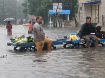 Heavy rains in Bhiwandi; The misery of the citizens due to stagnant water in some places | भिवंडीत पावसाची दमदार हजेरी ; ठिकठिकाणी पाणी साचल्याने नागरिकांची दैना