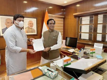 Start local service from Diva to Panvel; MNS MLA Raju Patil met Union Minister of State for Railways Raosaheb Danve | दिवा ते पनवेल रेल्वे लोकल सेवा सुरु करा; राजू पाटलांनी घेतली रावसाहेब दानवे यांची भेट