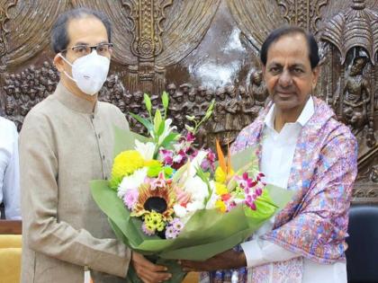 Telangana CM K Chandrashekar Rao meets Maharashtra CM Uddhav Thackeray and his cabinet ministers | 'सुडाचं राजकारण हे आमचं हिंदुत्व नाही'; के. चंद्रशेखर राव यांच्या भेटीनंतर उद्धव ठाकरेंची प्रतिक्रिया