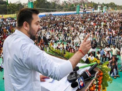 Rise of the 'bright' star, the young leader left the battlefield of Bihar | ‘तेजस्वी’ ताऱ्याचा उदय, तरुण नेत्याने गाजवून सोडले बिहारचे रणांगण; प्रचारापासून ते एक्झिट पोलपर्यंत छाप