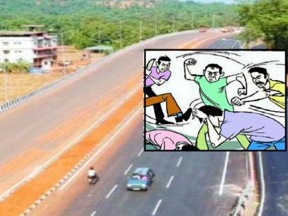 Workers on Mumbai-Goa National Highway beaten up by Cinestyle, three detained in Chiplun | मुंबई-गोवा राष्ट्रीय महामार्गावरील कामगारांना सिनेस्टाईलने मारहाण, तिघे ताब्यात; चिपळूणमधील घटना