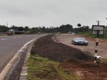 Traffic started from both lanes near Wagde on the Mumbai Goa highway | ..अखेर मुंबई-गोवा महामार्गावरील वागदेतील 'ती' बंद लेन सुरू, वाहन चालकांमधून समाधान