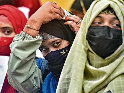 Karnataka Hijab: Teachers wearing hijab removed from examination duty, decision of Karnataka government | Karnataka Hijab: हिजाब घालणाऱ्या शिक्षिकांना परीक्षा ड्युटीवरुन काढले, कर्नाटक सरकारचा मोठा निर्णय