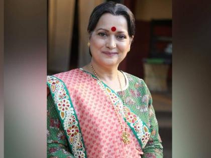 Himani Shivpuri's husband passed away while shooting for a romantic scene; The actress left the shooting of DDLJ halfway | रोमँटिक सीनचं शूट सुरु असतानाच हिमानी शिवपुरीच्या पतीचं निधन; अर्ध्यावर सोडलं अभिनेत्रीने DDLJ चं चित्रीकरण