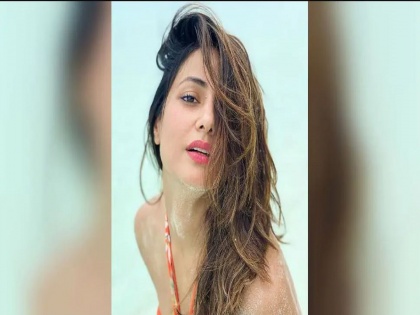 Hina Khan Getting Trolled On Latest Bikini Pics, Leaves Fan Surprised | संस्कारी बहूचा बोल्ड अंदाज पाहून भडकले चाहते, सडकून होतेय तिच्यावर टीका