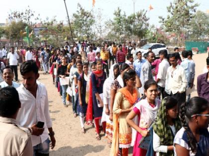 On the very first day 507 students absent | पहिल्याच दिवशी ५0७ विद्यार्थी गैरहजर