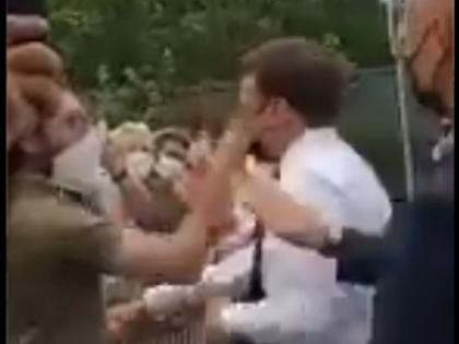 Video: France President Emmanuel Macron slapped in the face; two arrested | Video: फ्रान्सचे राष्ट्राध्यक्ष इमॅन्यूअल मॅक्रॉन यांच्या कानशिलात लगावली; दोघांना अटक