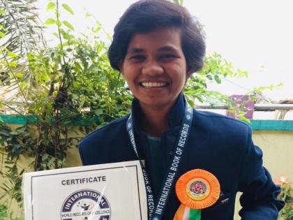 Kiran kurmavar honored with ‘Youngest Lady Driver’ award | Kiran kurmavar: ‘यंगेस्ट लेडी ड्रायव्हर’च्या बहुमानाने किरण सन्मानित