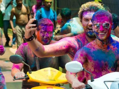 Car Care Tips: होळी आहे! कार रंगली तरी चालेल, पण मूड खराब करू नका; आजच हे करा...