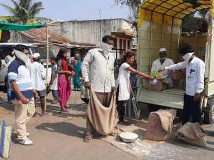 Home delivery of school nutrition to students | शालेय पोषण आहाराचे विद्यार्थ्यांना घरपोच वाटप