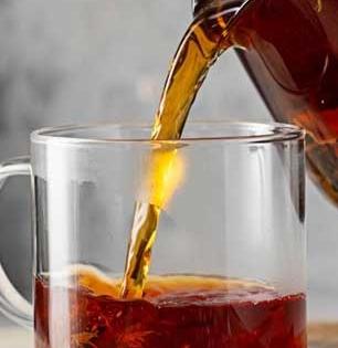 केस धुण्यासाठी 'या' पद्धतीने जादुई पाणी तयार करा, केस गळणं बंद होऊन वाढतील भराभर