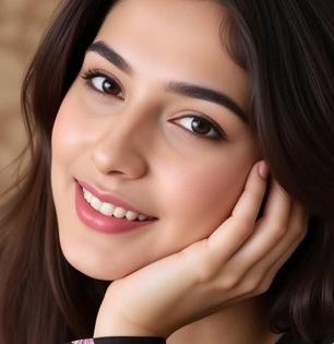 Ganesh Utsav 2025 : खास ब्यूटी टिप्स - किचनमधले ५ पदार्थ चेहऱ्याला लावा, फेशियलची गरज नाही