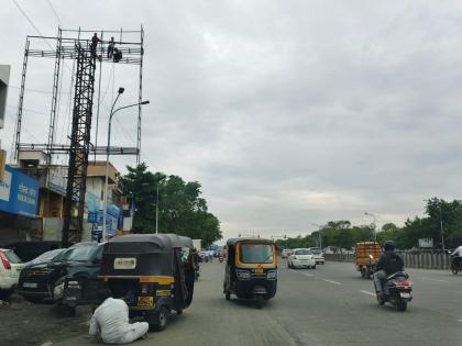 pune municipal Corporation says Only 20 unauthorized hoardings in the city | महापालिका म्हणते, "शहरात केवळ २० अनधिकृत होर्डिंग" pune municipal Corporation says Only 20 unauthorized hoardings in the city | महापालिका म्हणते, "शहरात केवळ २० अनधिकृत होर्डिंग"