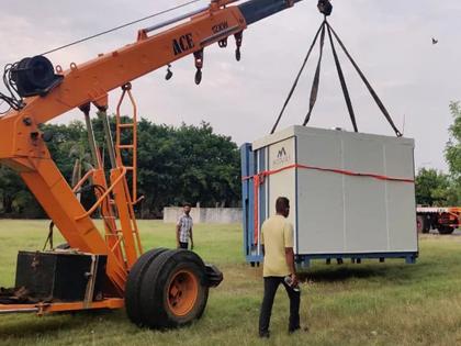 CoronaVirus Marathi News : iit madras and startup jointly create easy to fold portable covid hospital | CoronaVirus News : तंत्रज्ञानाचा आविष्कार! IIT मद्रास अन् स्टार्टअपनं मिळून बनवलं फोल्ड होणारं पोर्टेबल कोरोना रुग्णालय